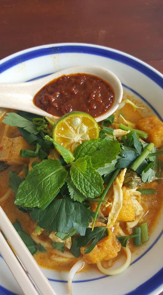 chicken curry laksa